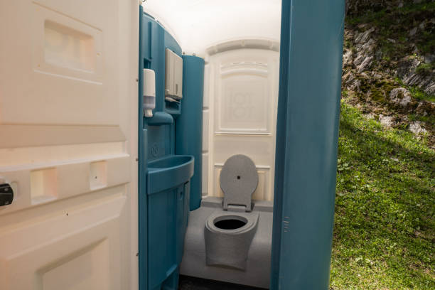Portable Toilet Options We Offer in Lechee, AZ